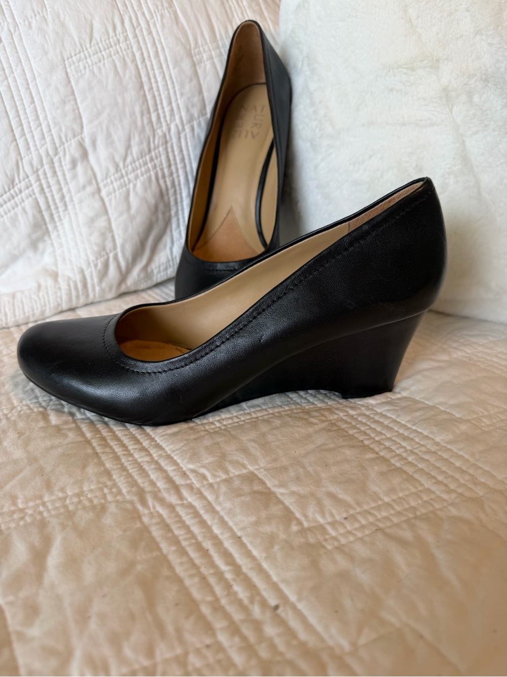 Naturalizer Black Leather Wedge Heel Pump 8.5